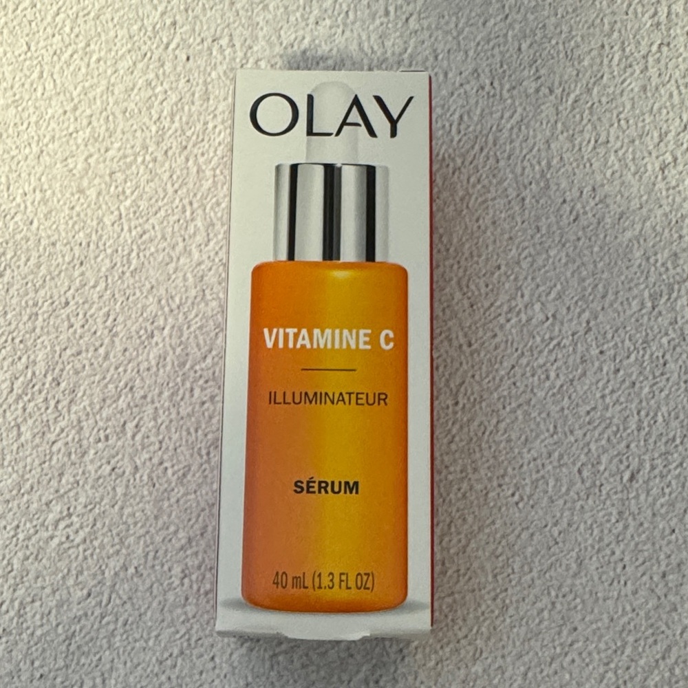 OLAY Vitamin C Illuminating Serum - New